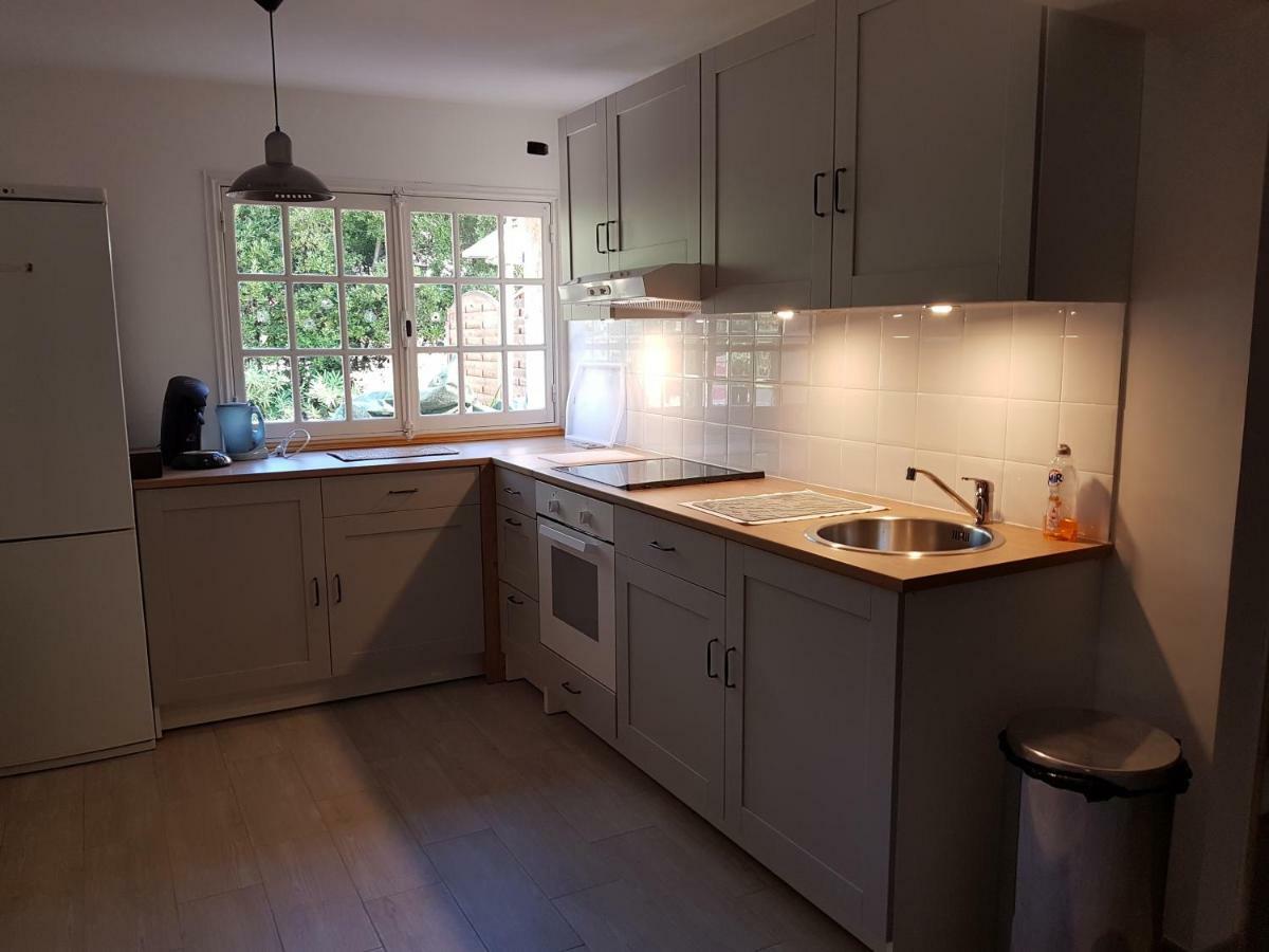 Maison Provencale กาวาแลร์-ซูร์-แมร์ ภายนอก รูปภาพ